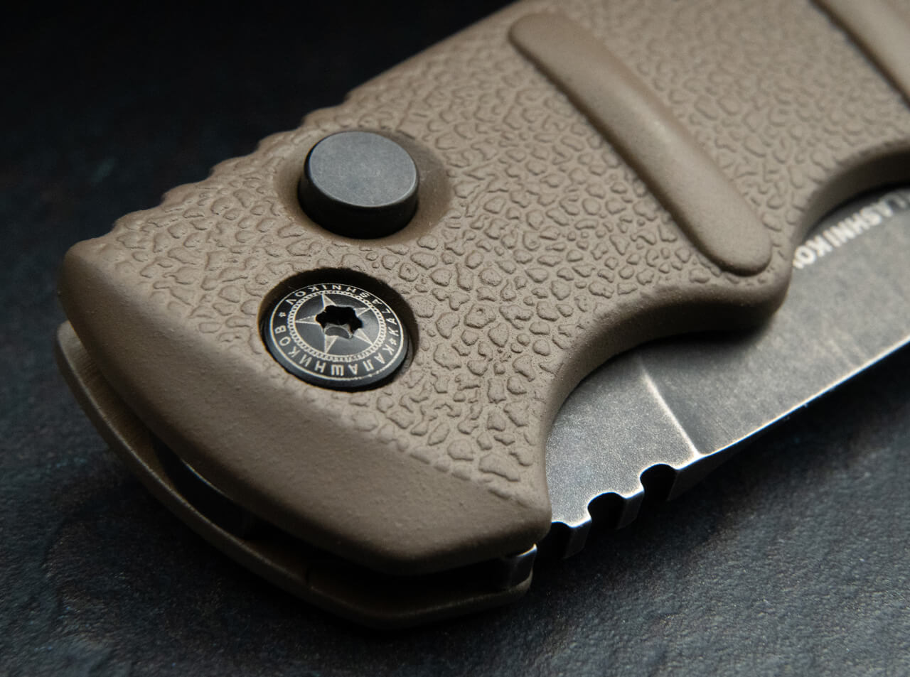 Kapesní nůž Böker Plus AKS-74 Brown Dagger Smokewash