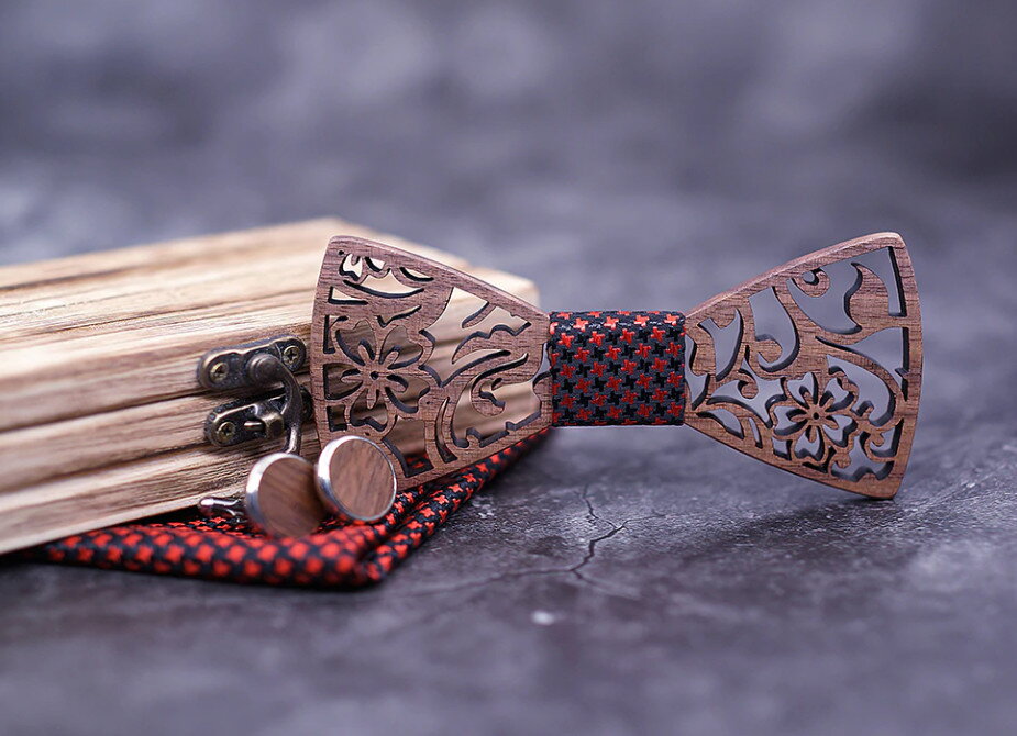 Dřevěný motýlek s kapesníčkem a manžetovými knoflíčky 709091