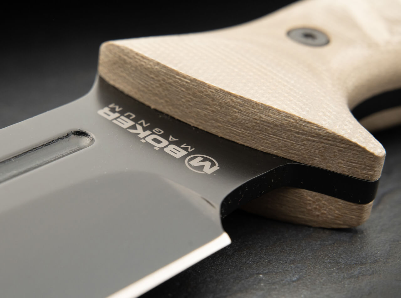 Nůž s pevnou čepelí Magnum Desert Warrior 2.0