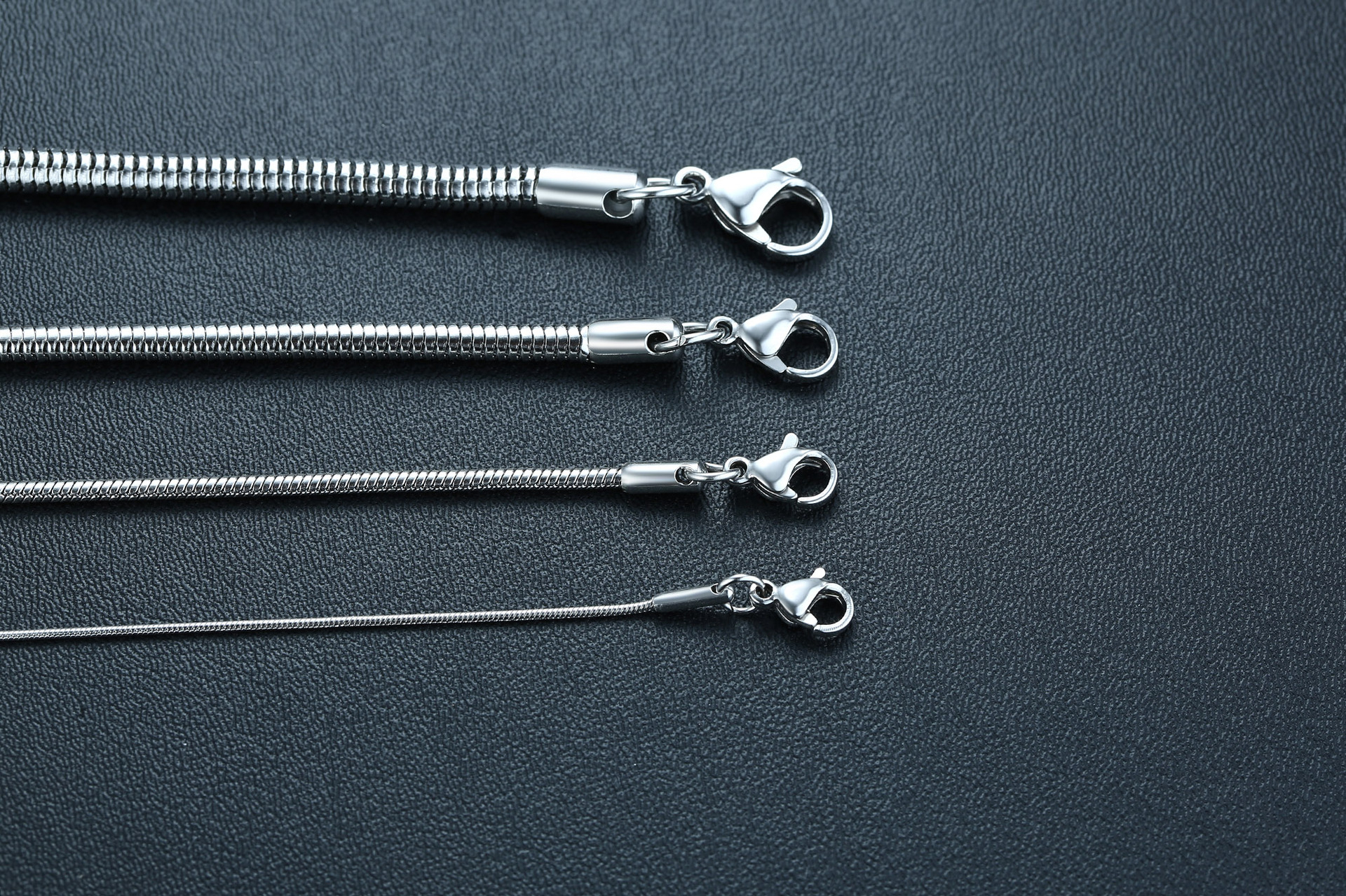 Řetízek z chirurgické oceli Hádek 1mm NC-201