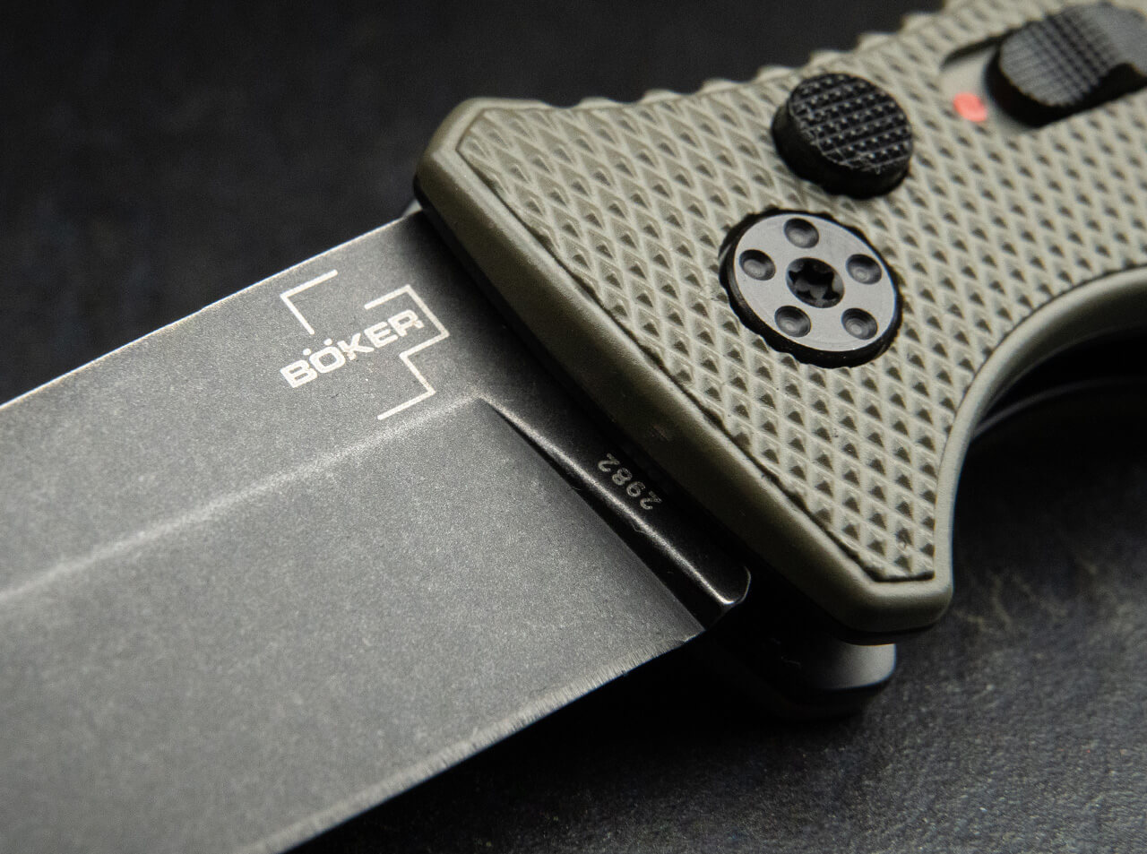 Kapesní nůž Böker BHQ Mini Strike Droppoint OD Green