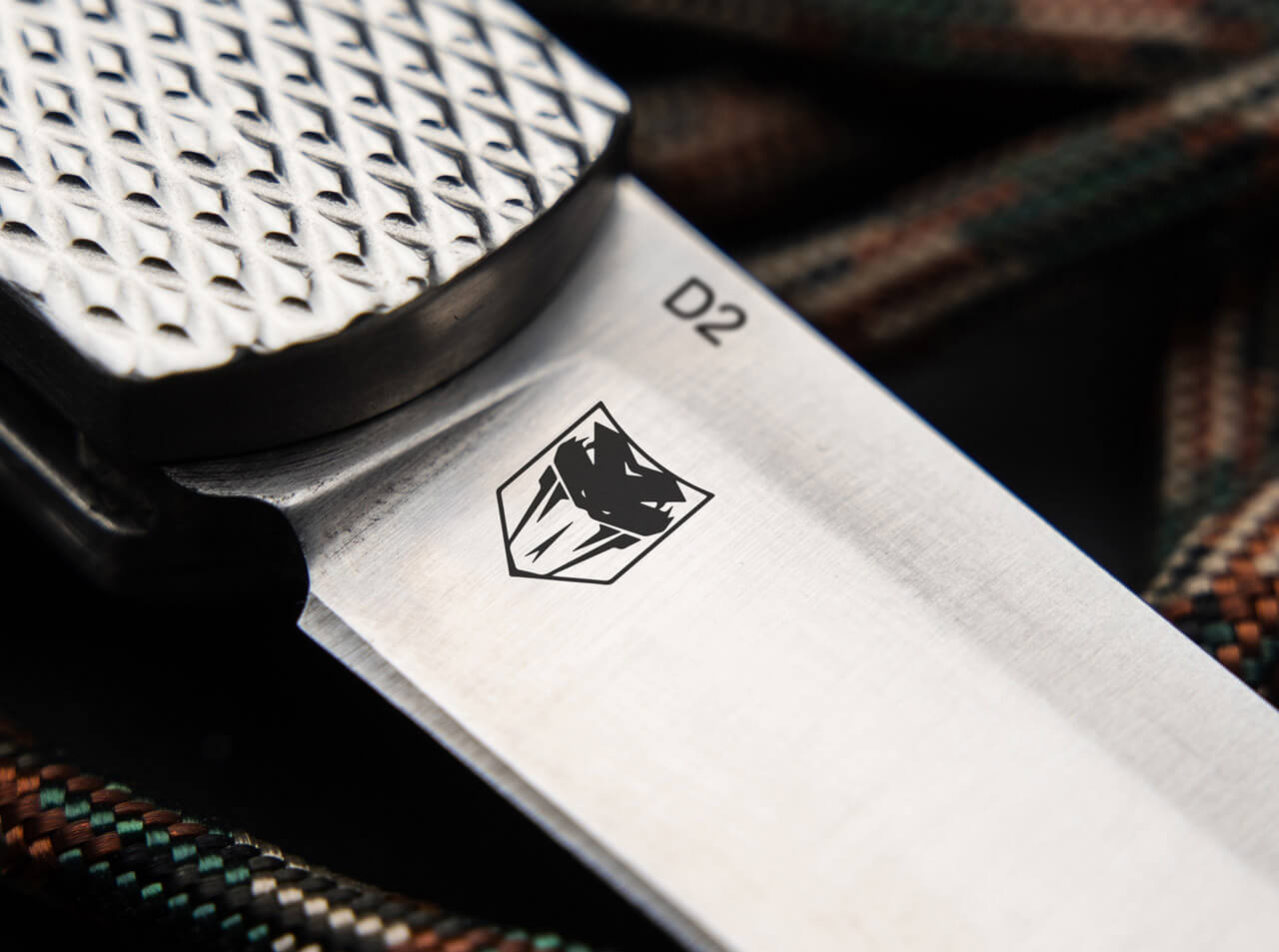 Kapesní nůž Hidden Release Trapper Appaloosa Bone